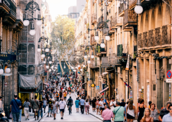 Is it safe to travel in barcelona